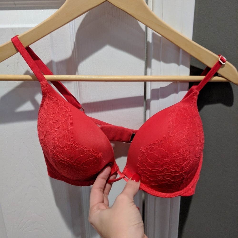 Victoria's Secret Bra - 32D